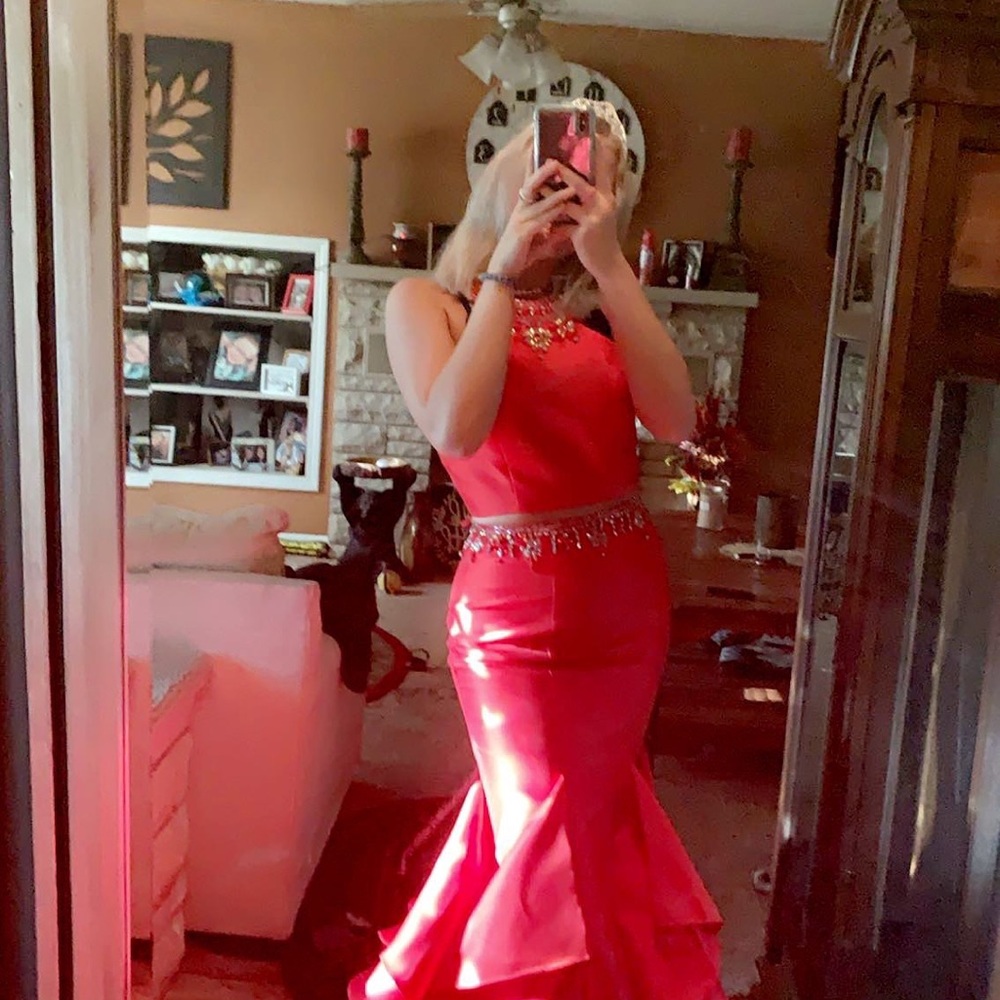 Prom dress red